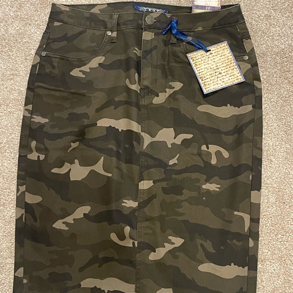 Camouflage Pencil Skirt